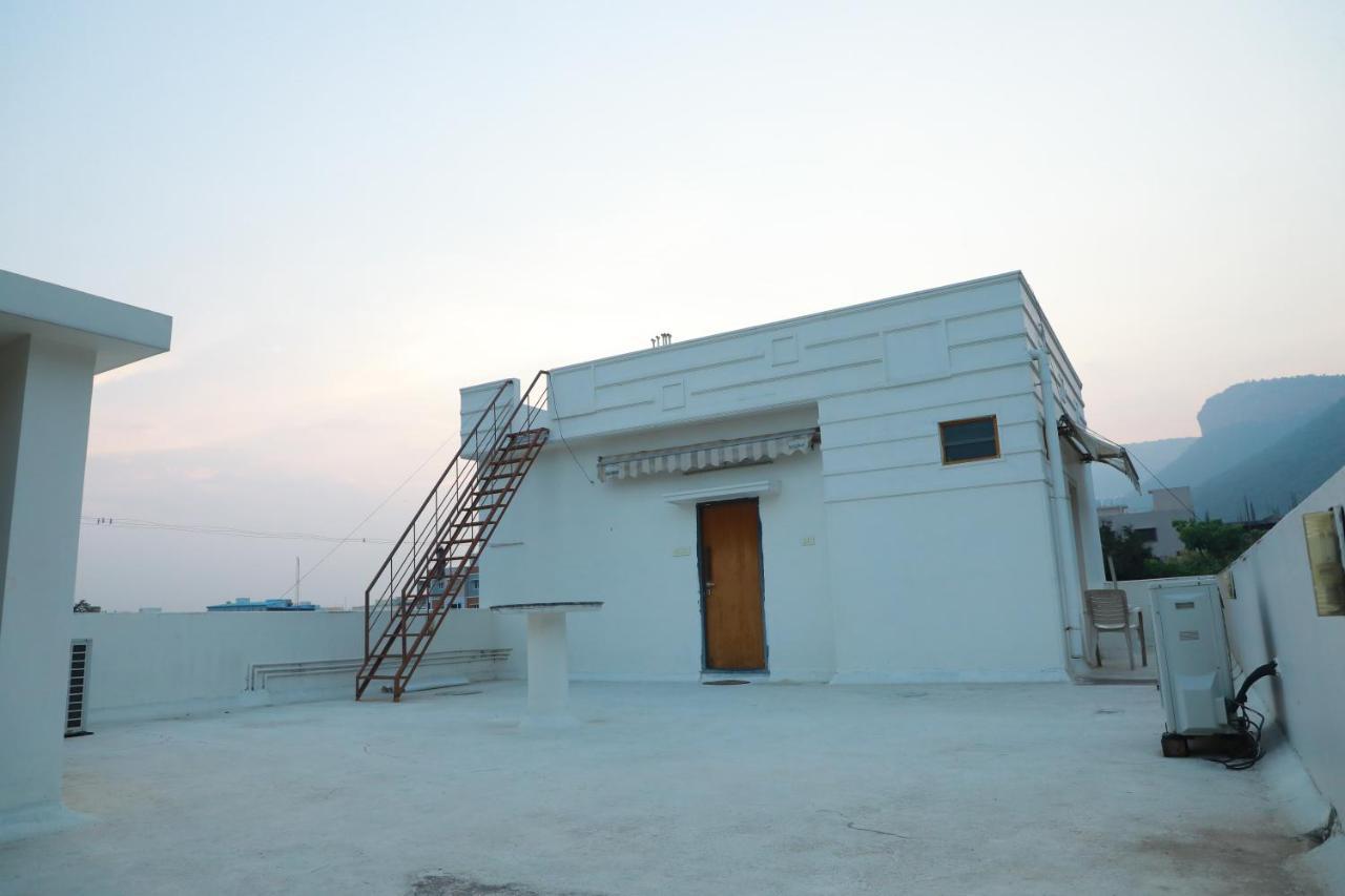 Hill View Paradise - 2Bhk'S & Rooms - A Golden Group Of Premium Home Stays - Tirupati Extérieur photo