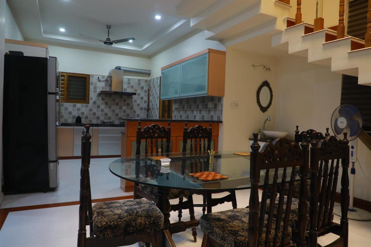 Hill View Paradise - 2Bhk'S & Rooms - A Golden Group Of Premium Home Stays - Tirupati Extérieur photo