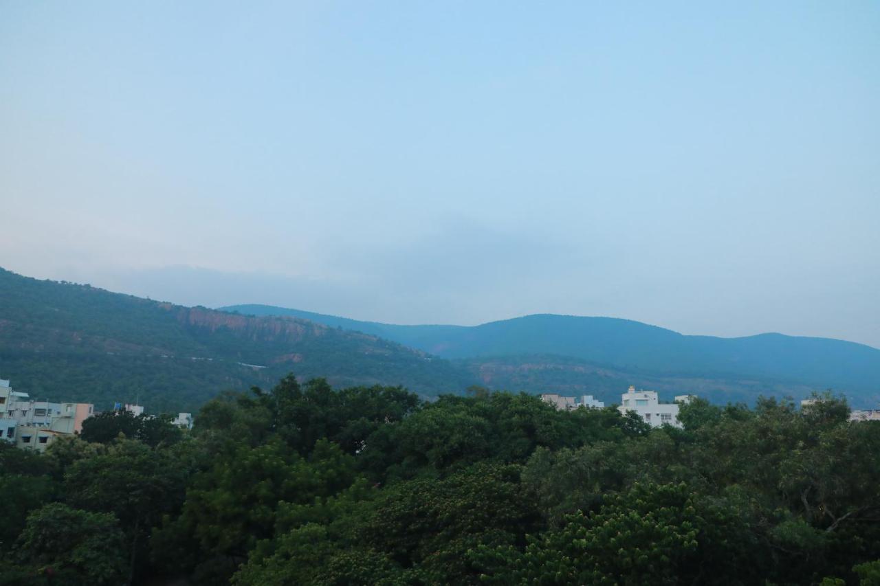 Hill View Paradise - 2Bhk'S & Rooms - A Golden Group Of Premium Home Stays - Tirupati Extérieur photo
